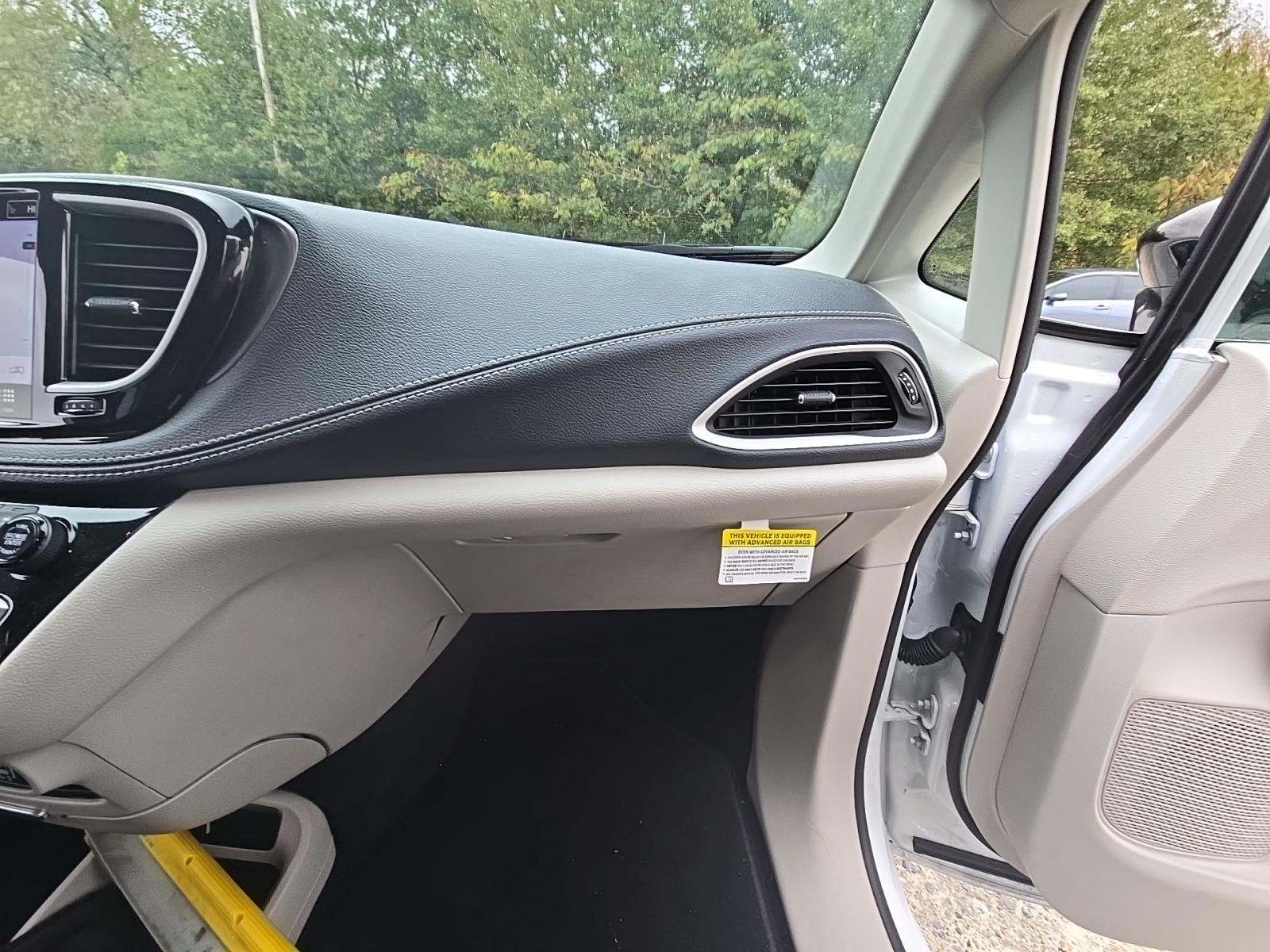 2024 Chrysler Pacifica Touring L FWD