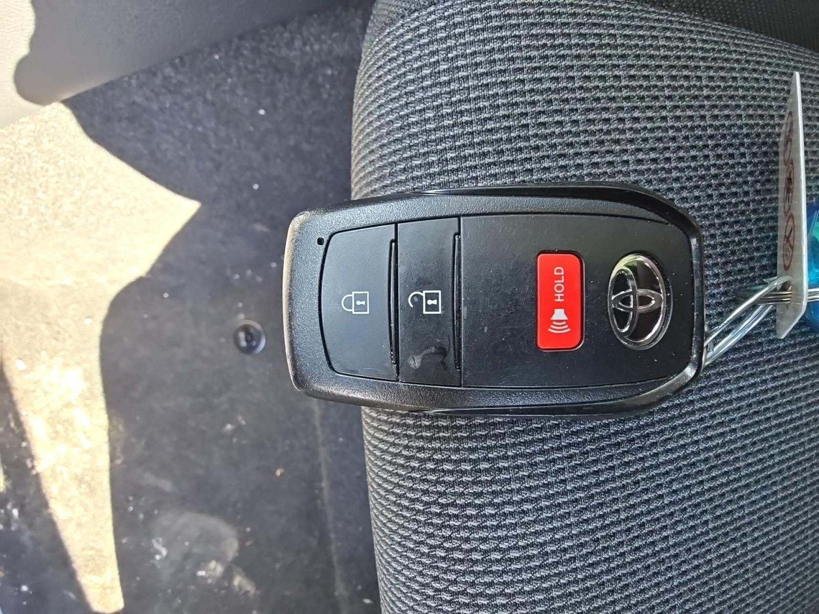 2025 Toyota Prius LE FWD