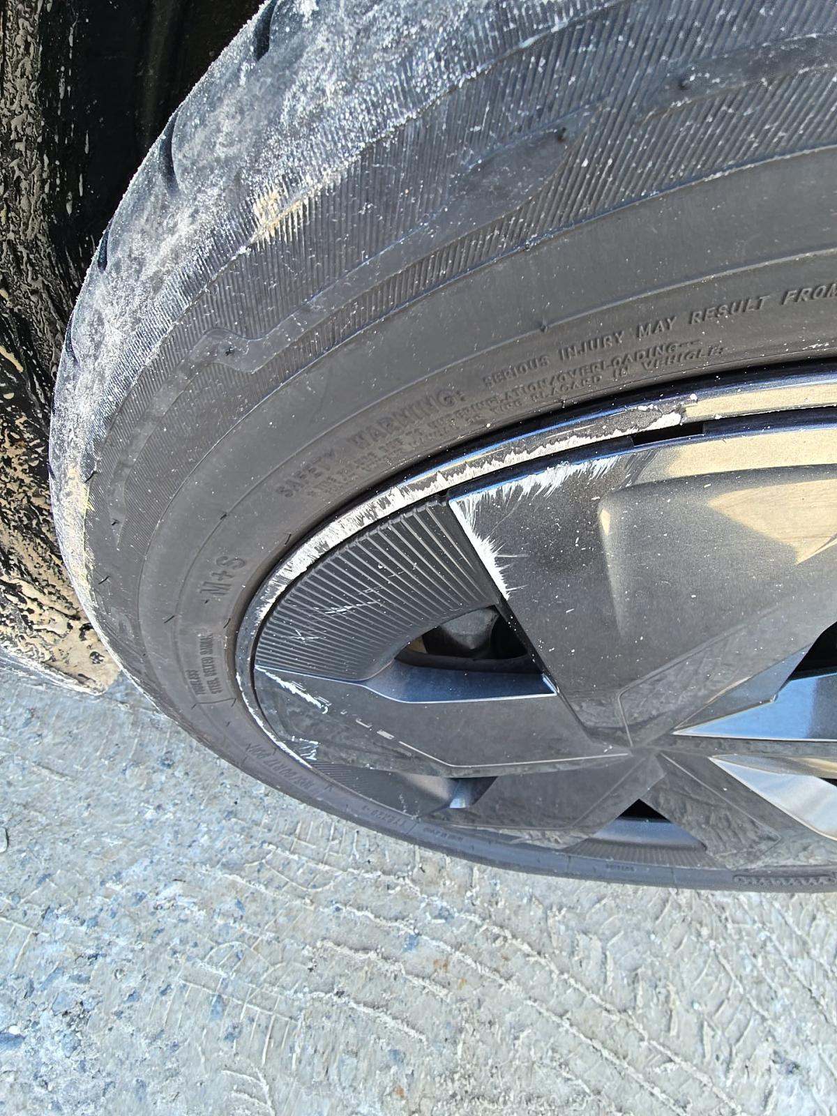 2025 Toyota Prius LE FWD