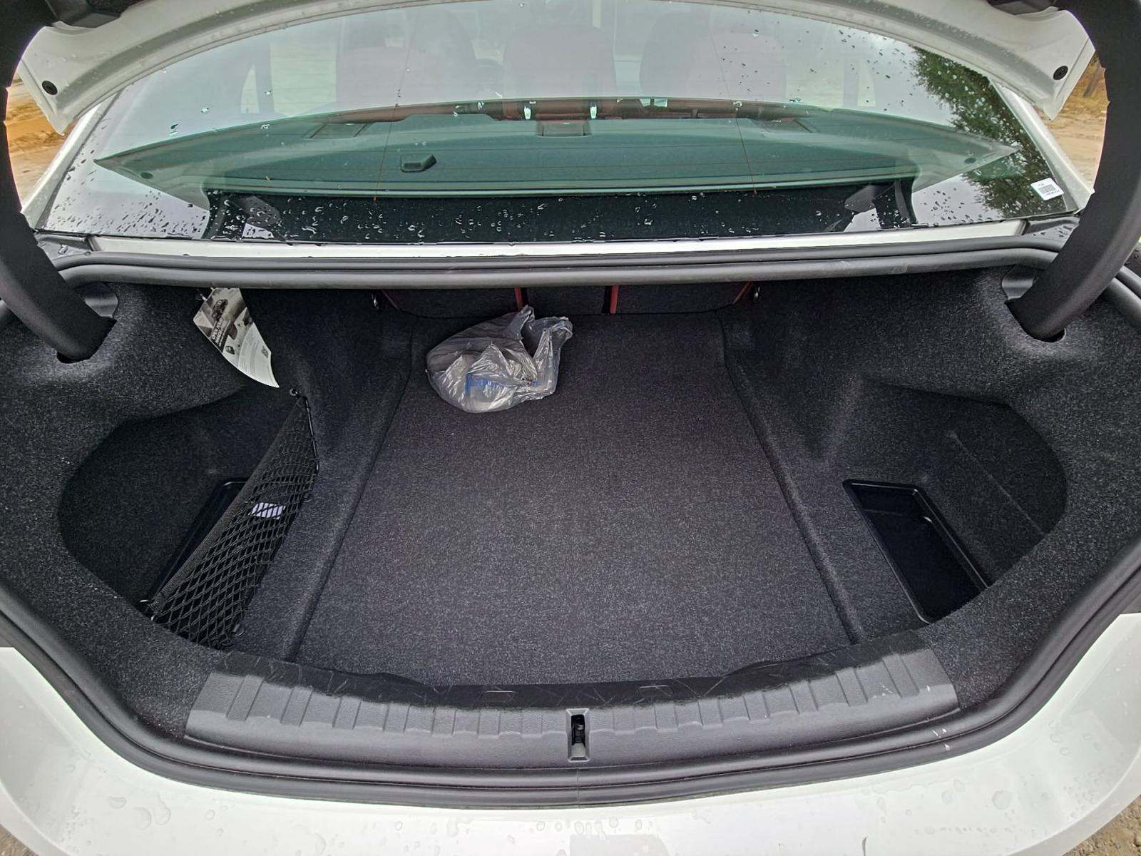 2025 BMW 3 Series 330i RWD