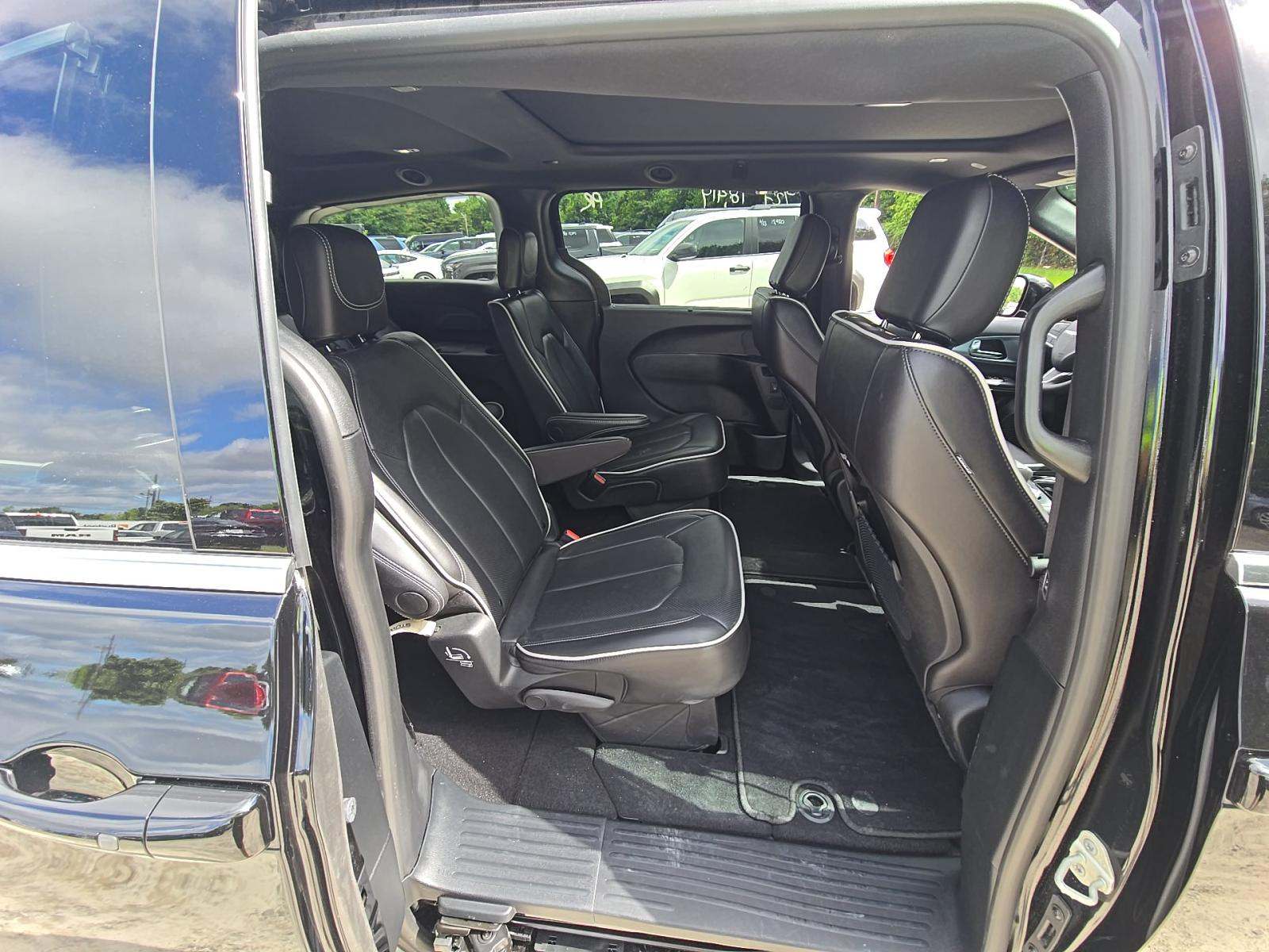 2026 Chrysler Pacifica Limited FWD