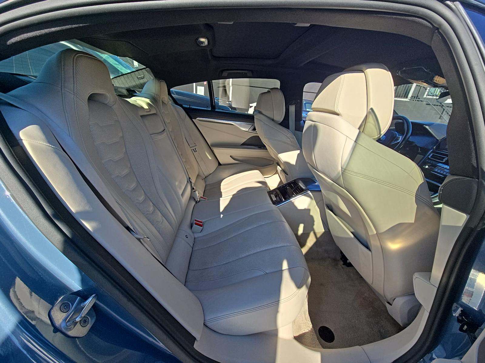 2022 BMW 8 Series 840i xDrive AWD