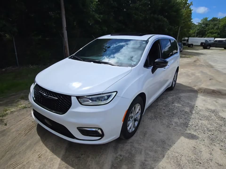 2026 Chrysler Pacifica Limited FWD