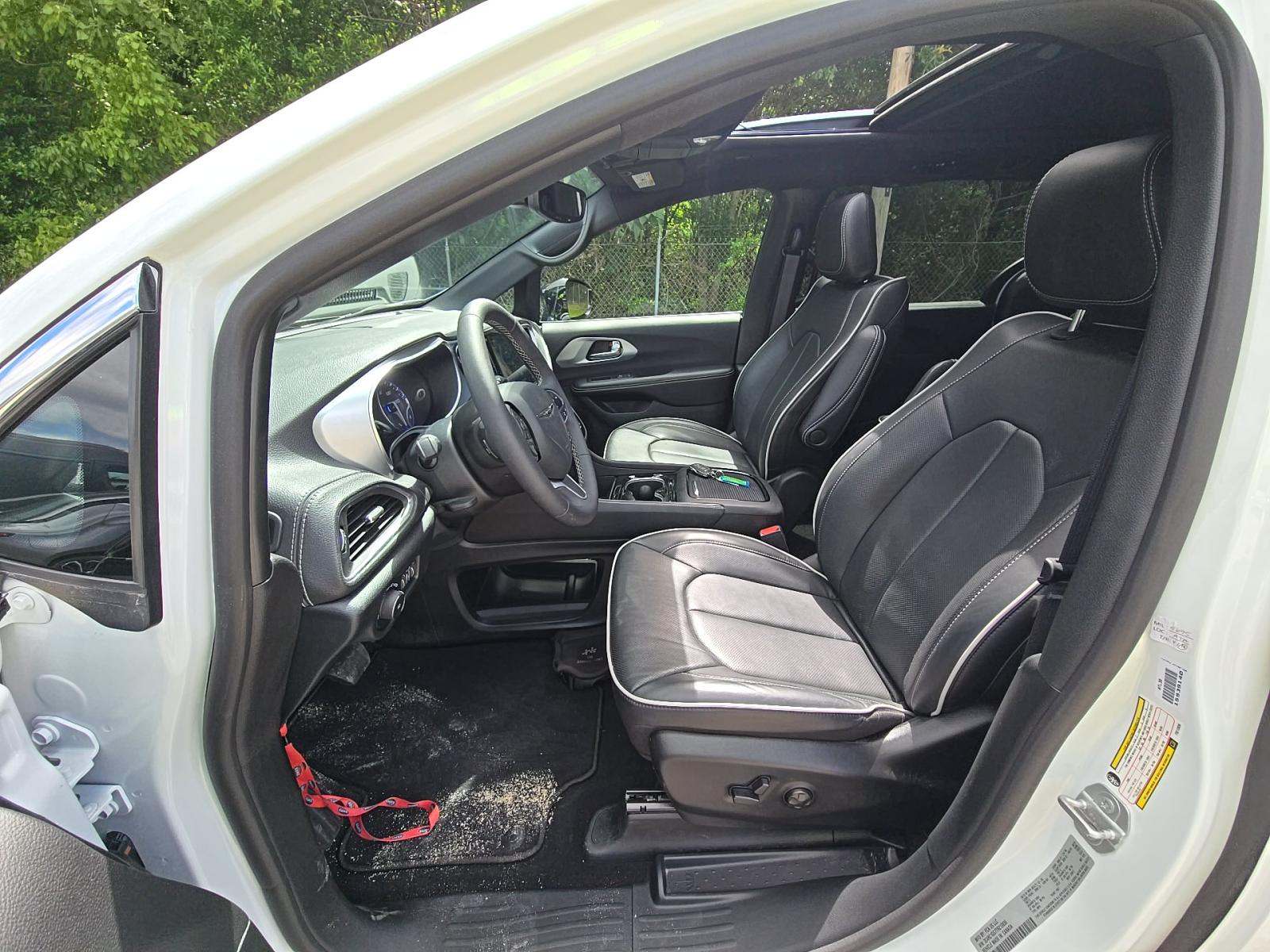 2026 Chrysler Pacifica Limited FWD