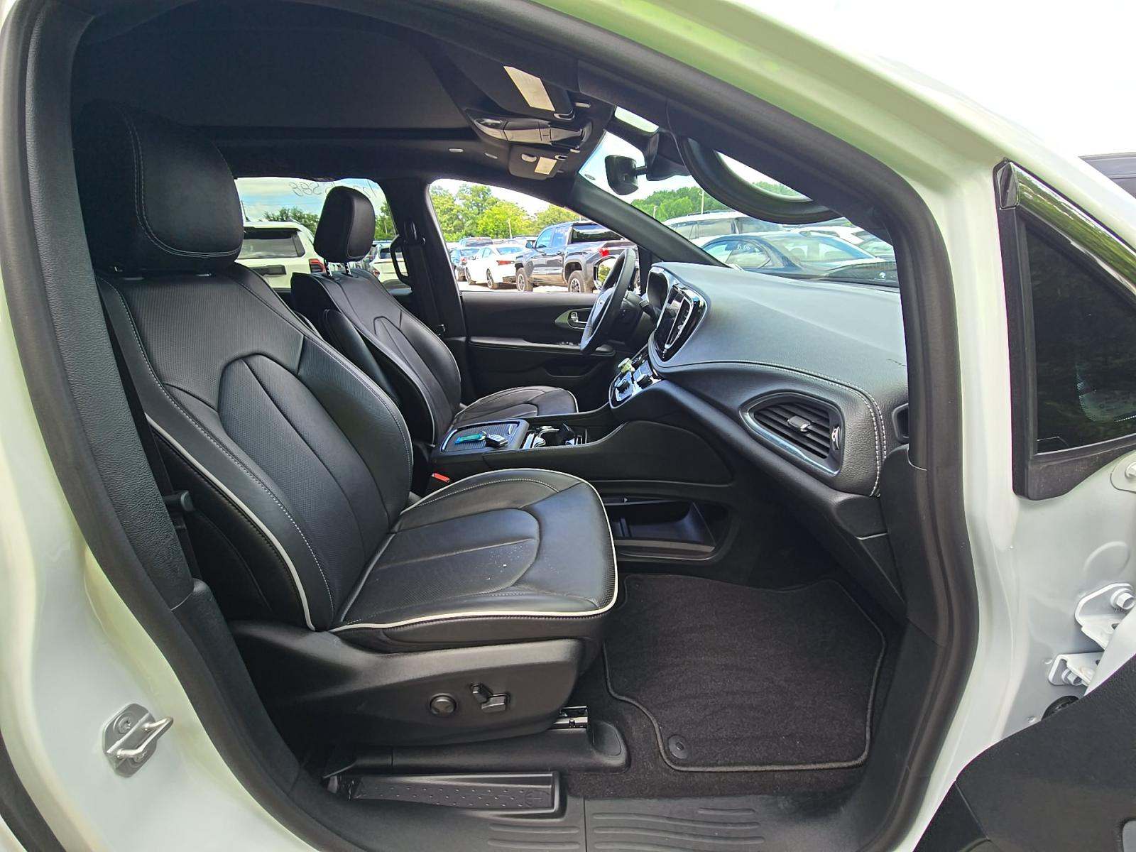 2026 Chrysler Pacifica Limited FWD