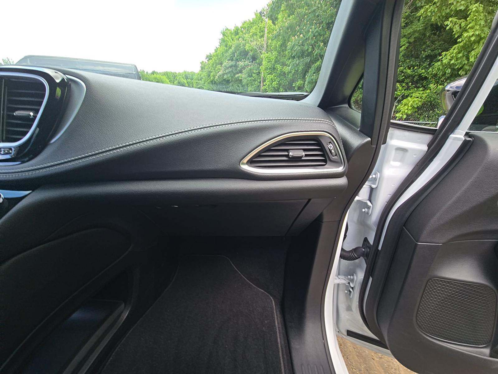 2026 Chrysler Pacifica Limited FWD