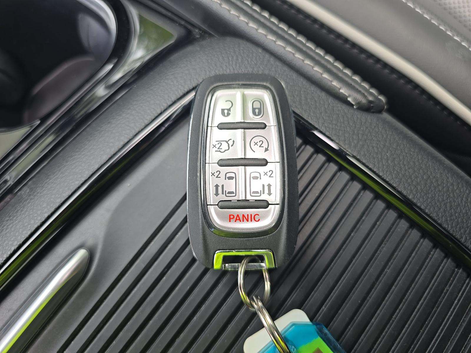2026 Chrysler Pacifica Limited FWD