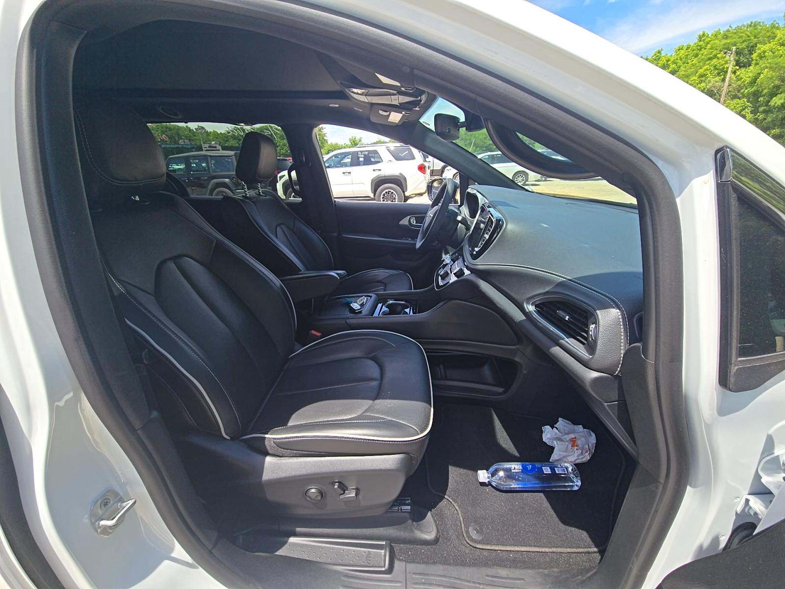 2026 Chrysler Pacifica Limited FWD
