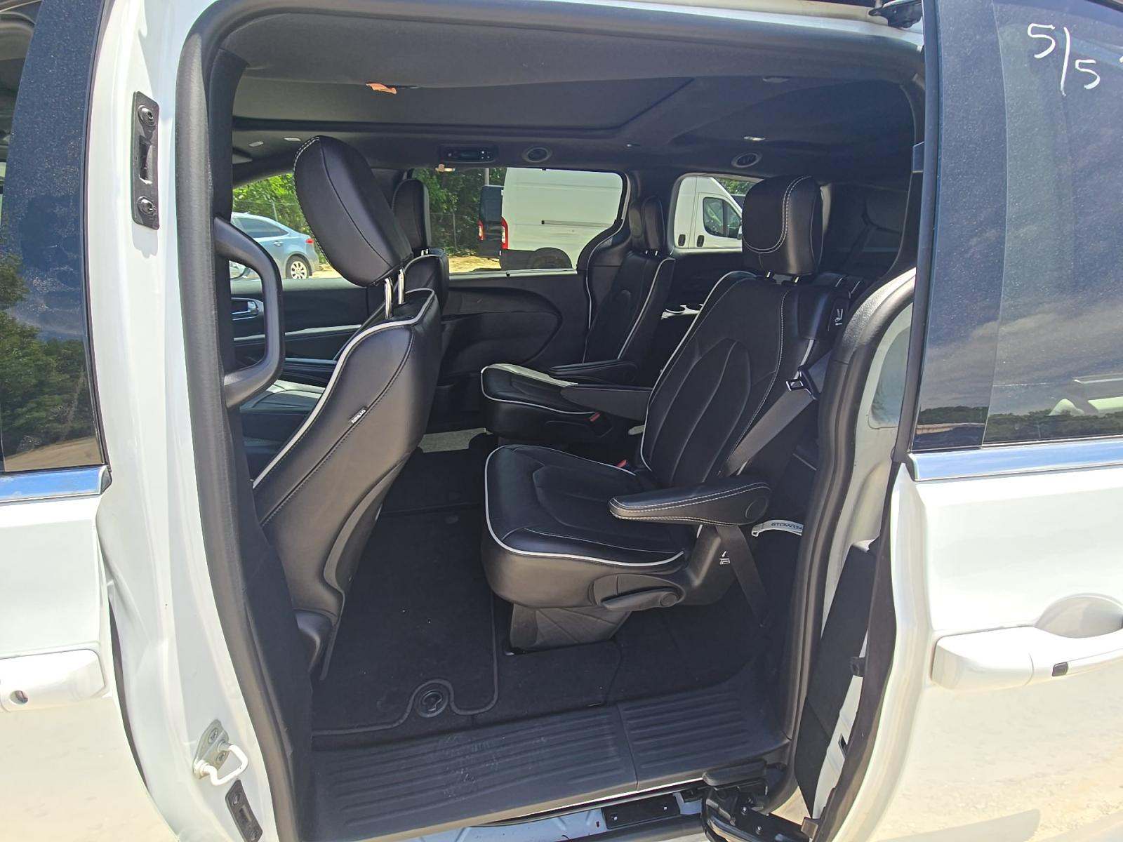 2026 Chrysler Pacifica Limited FWD