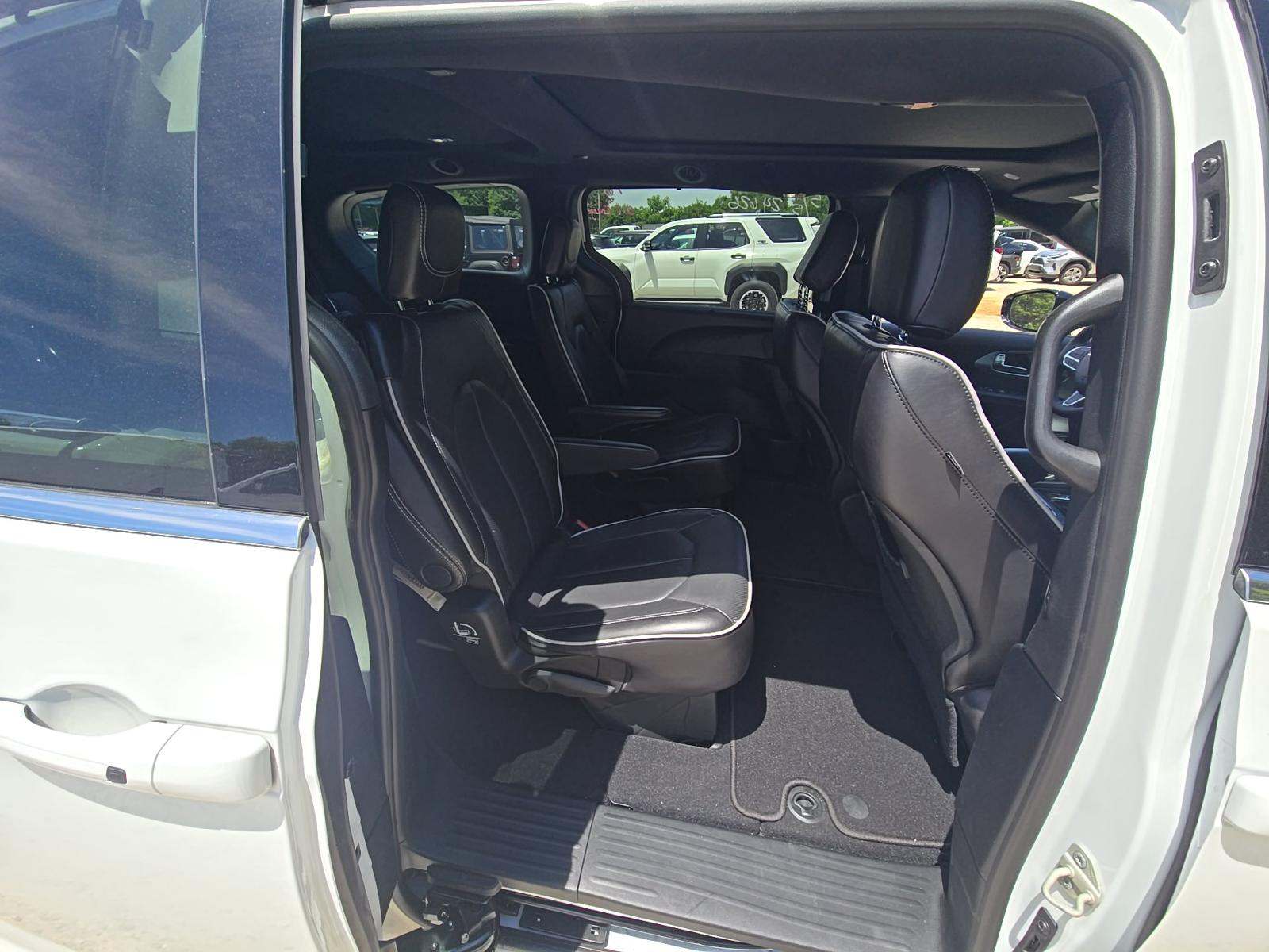 2026 Chrysler Pacifica Limited FWD
