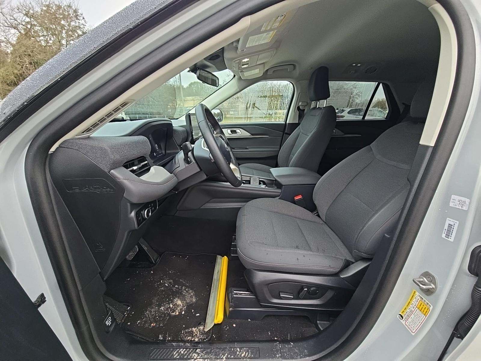 2025 Ford Explorer Active RWD