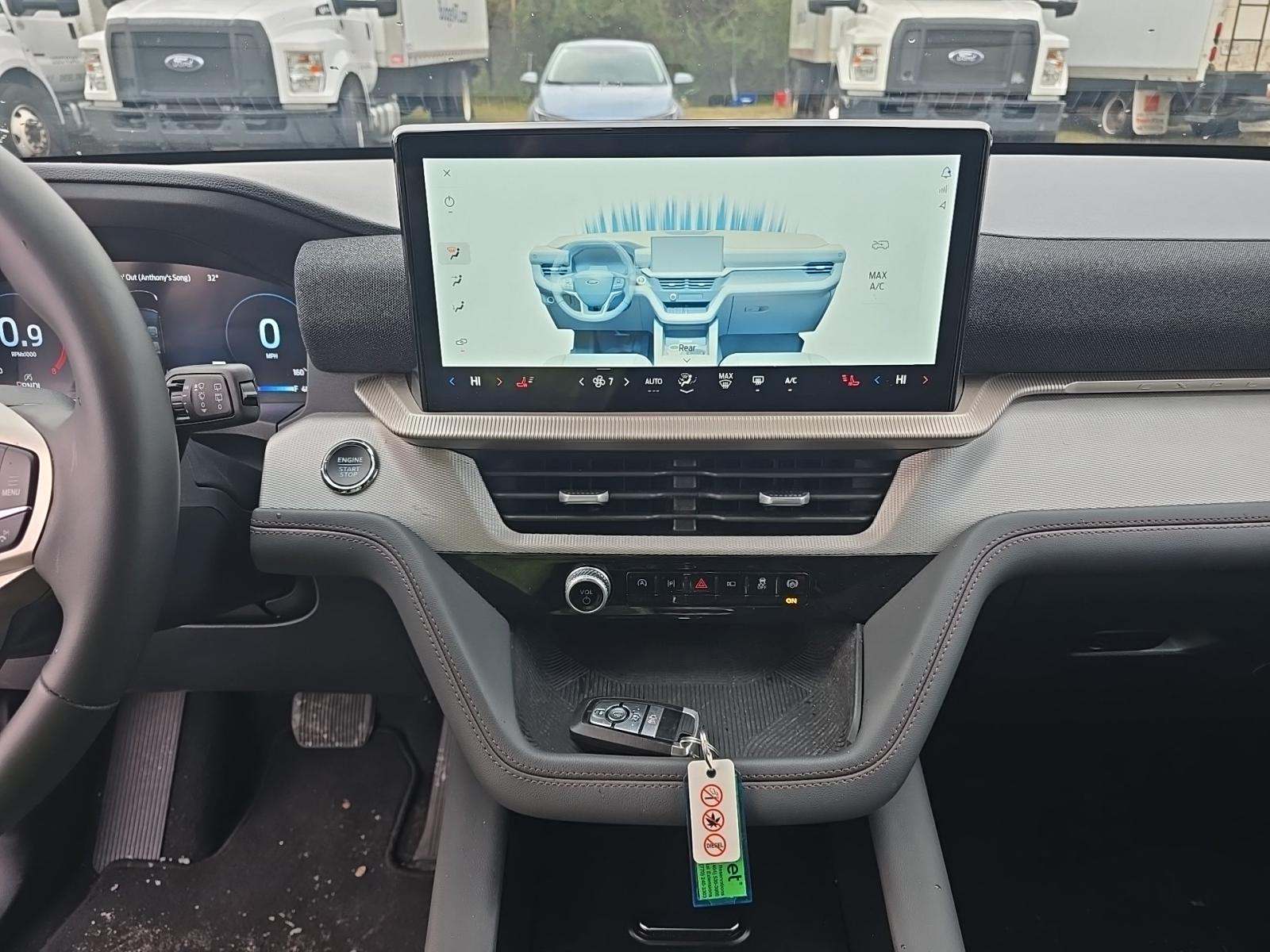 2025 Ford Explorer Active RWD