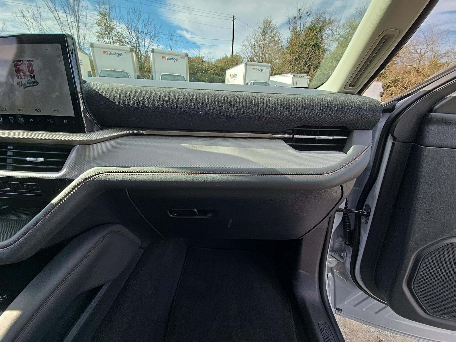 2025 Ford Explorer Active RWD