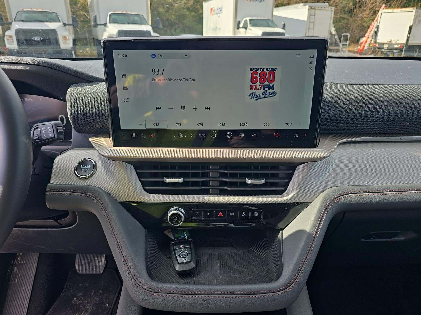 2025 Ford Explorer Active RWD