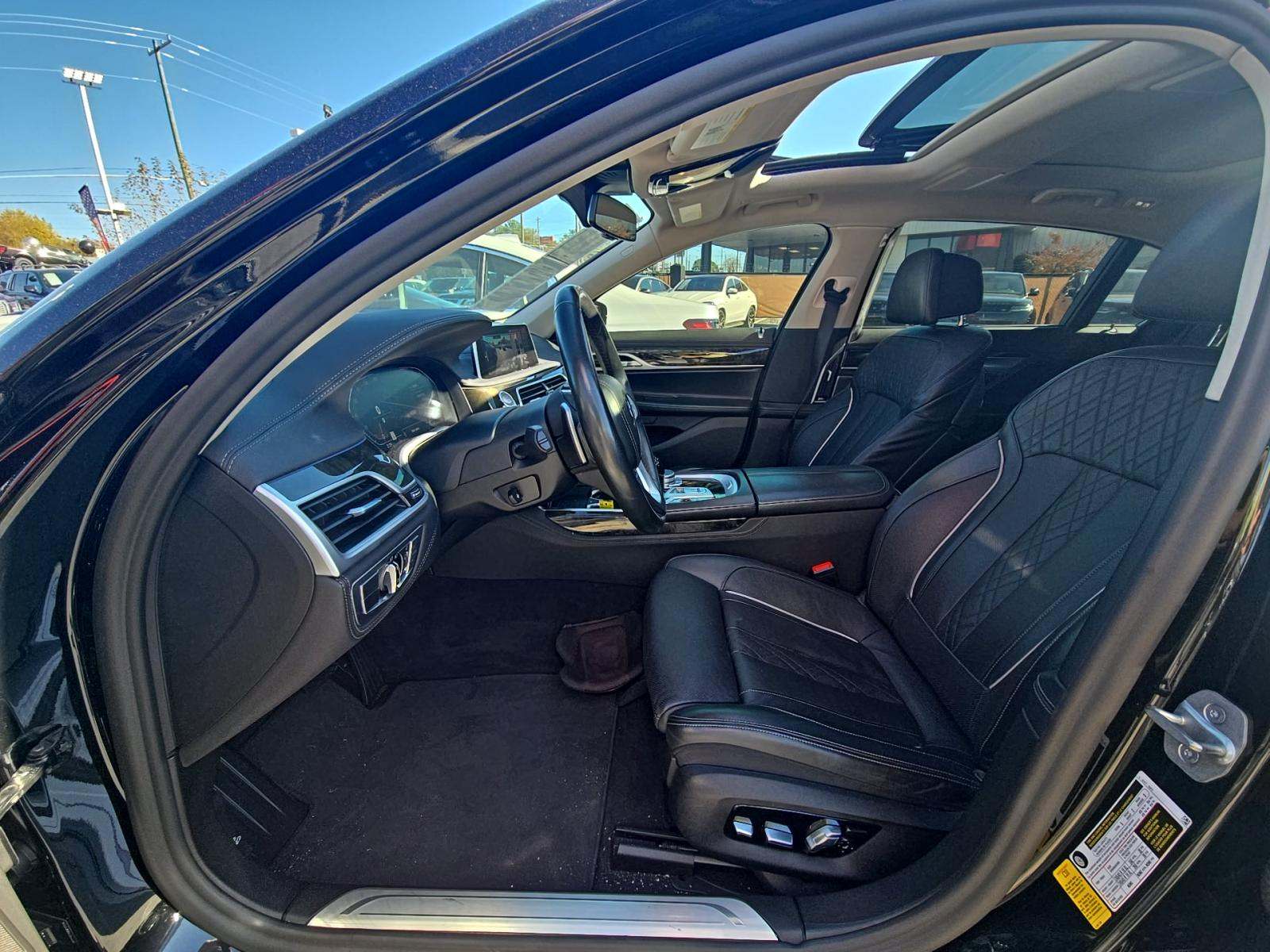 2022 BMW 7 Series 740i RWD