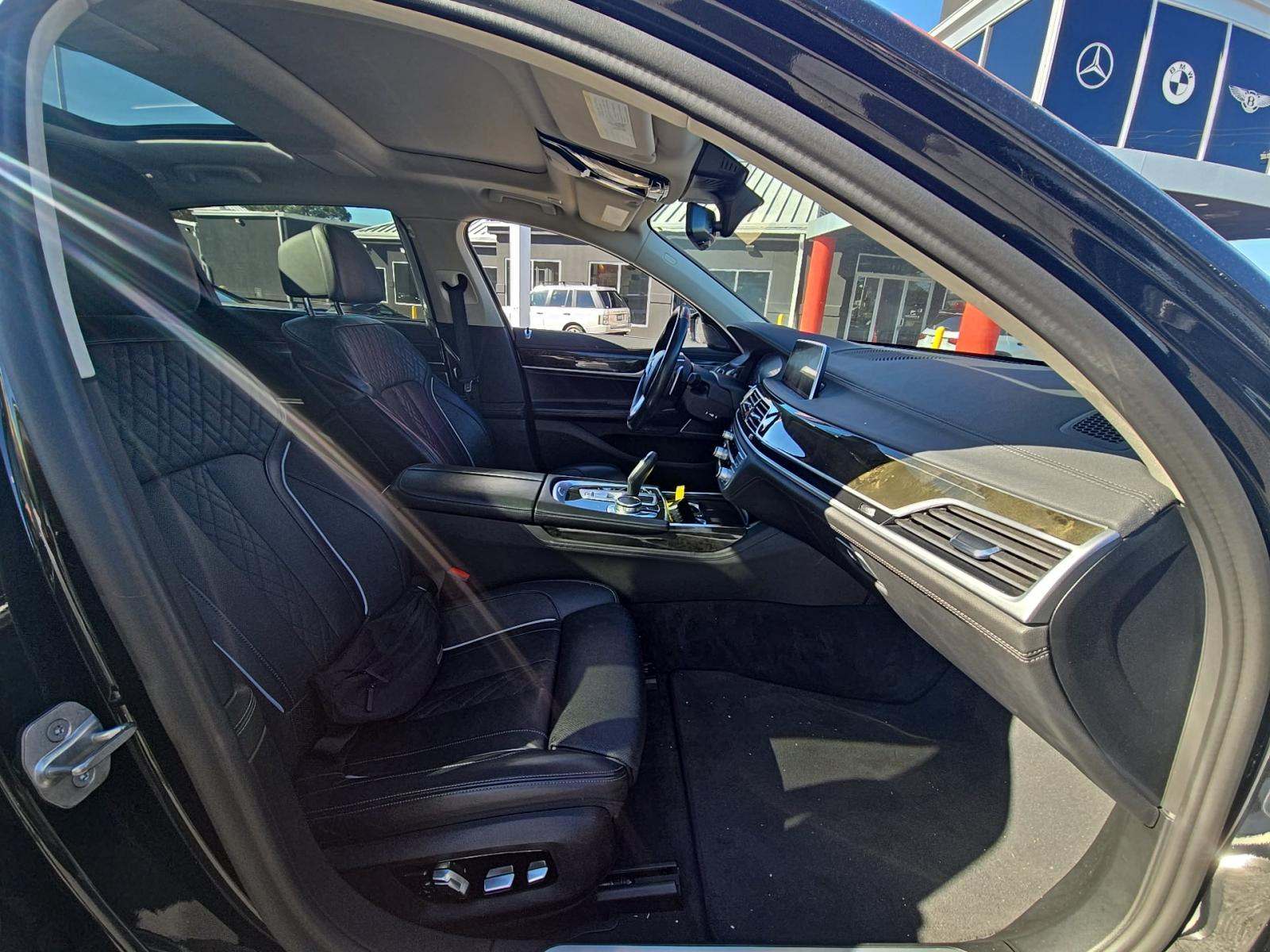 2022 BMW 7 Series 740i RWD