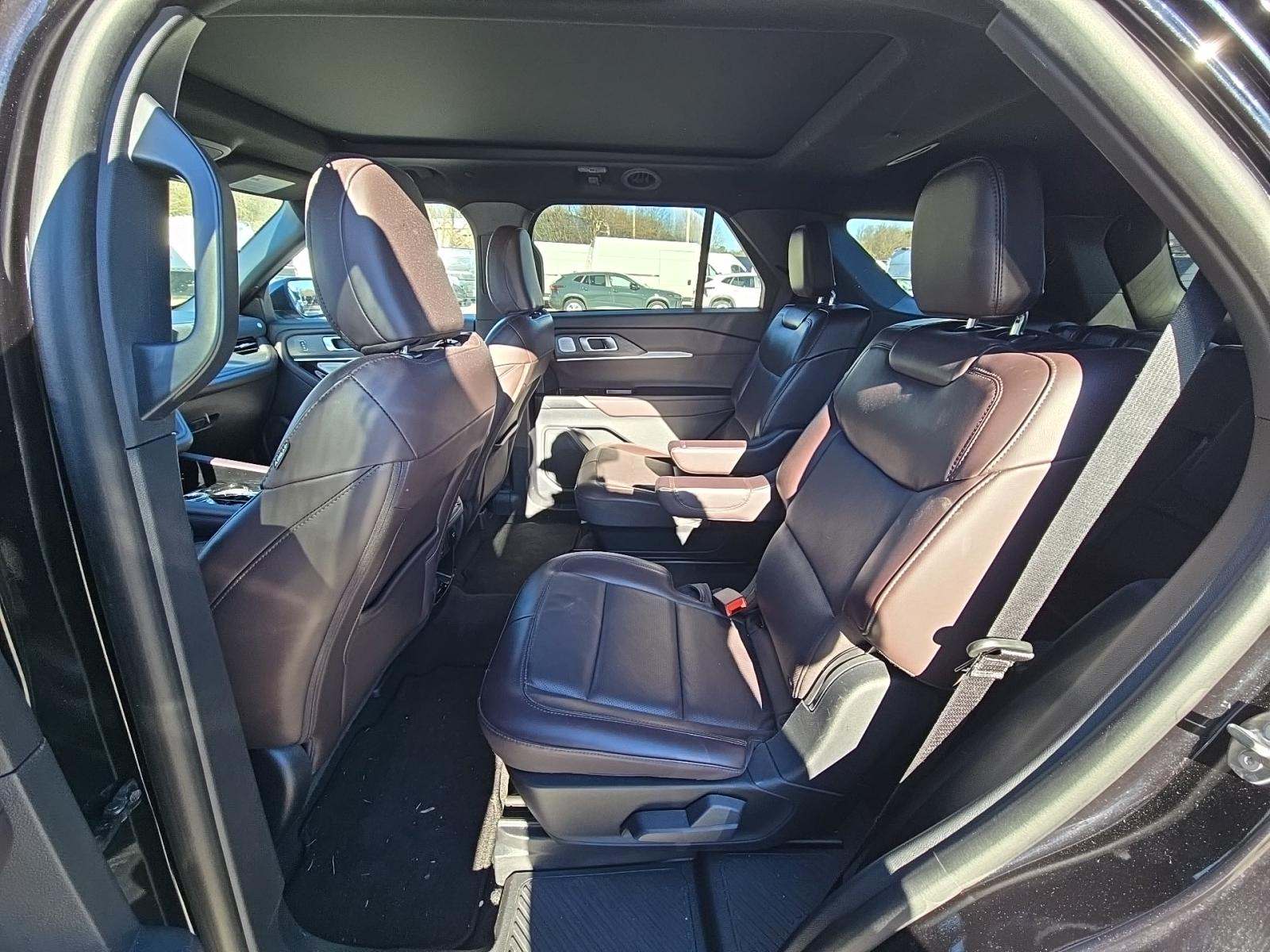 2025 Ford Explorer Platinum RWD