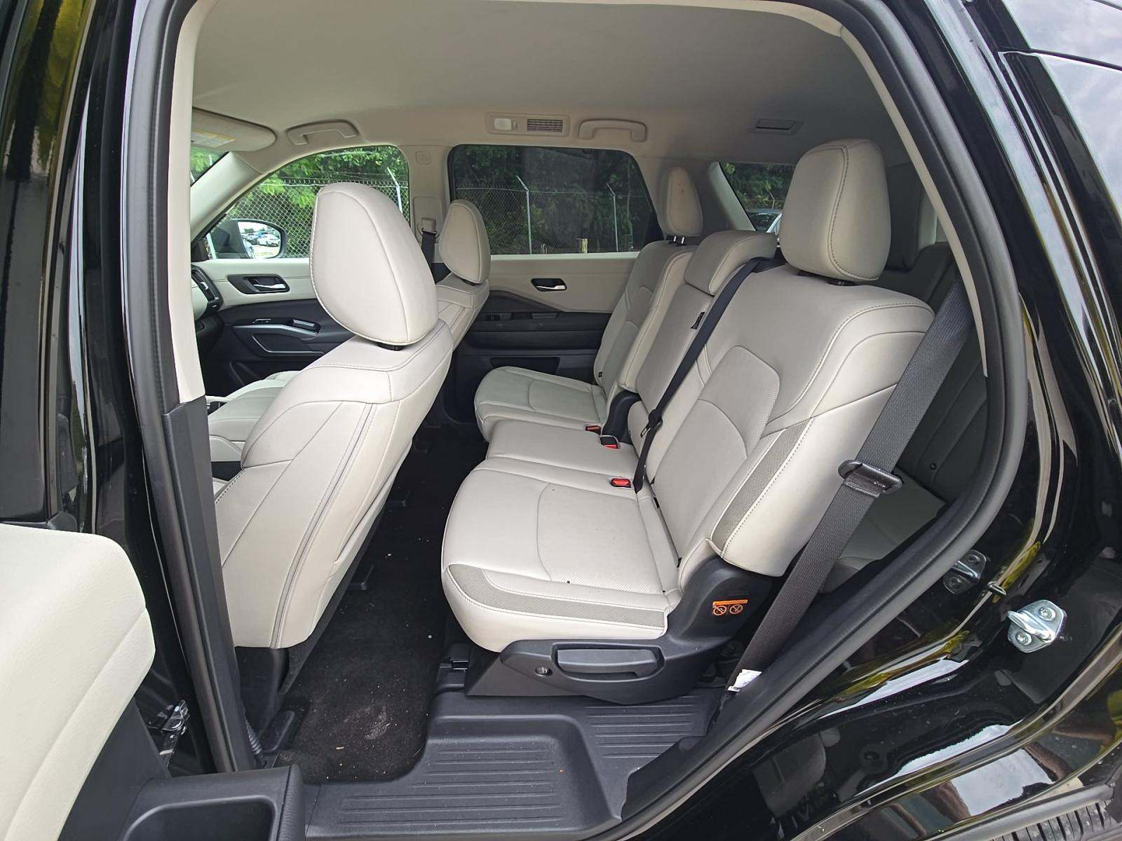 2026 Nissan Pathfinder SL AWD