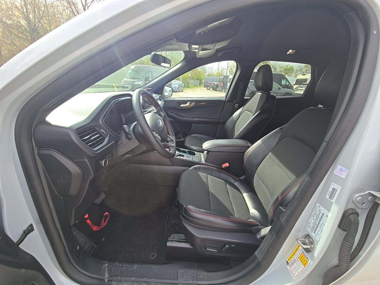 2025 Ford Escape ST-Line FWD