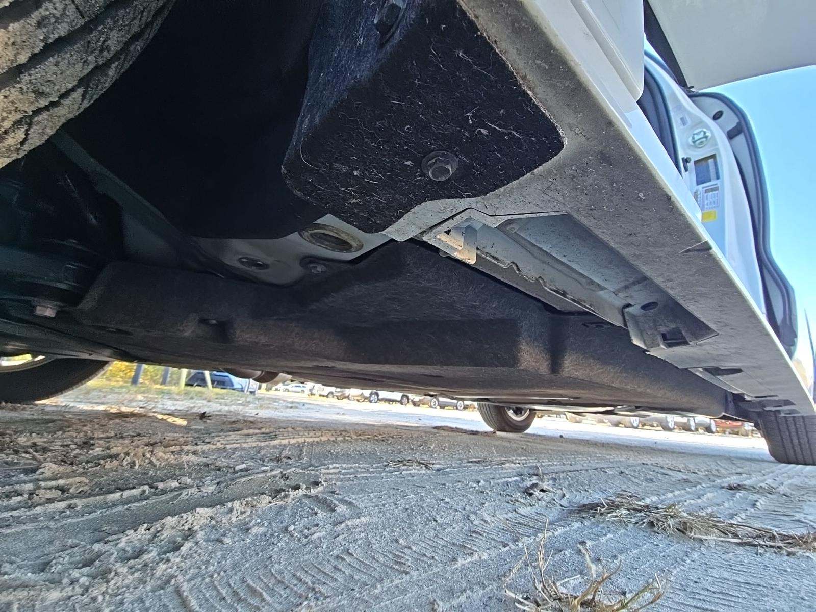 2025 Toyota Sienna LE FWD