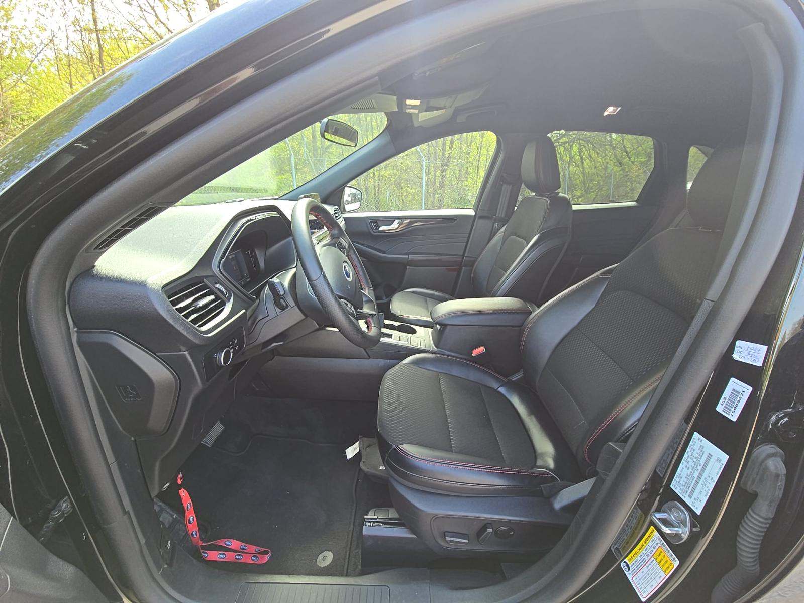 2025 Ford Escape ST-Line FWD