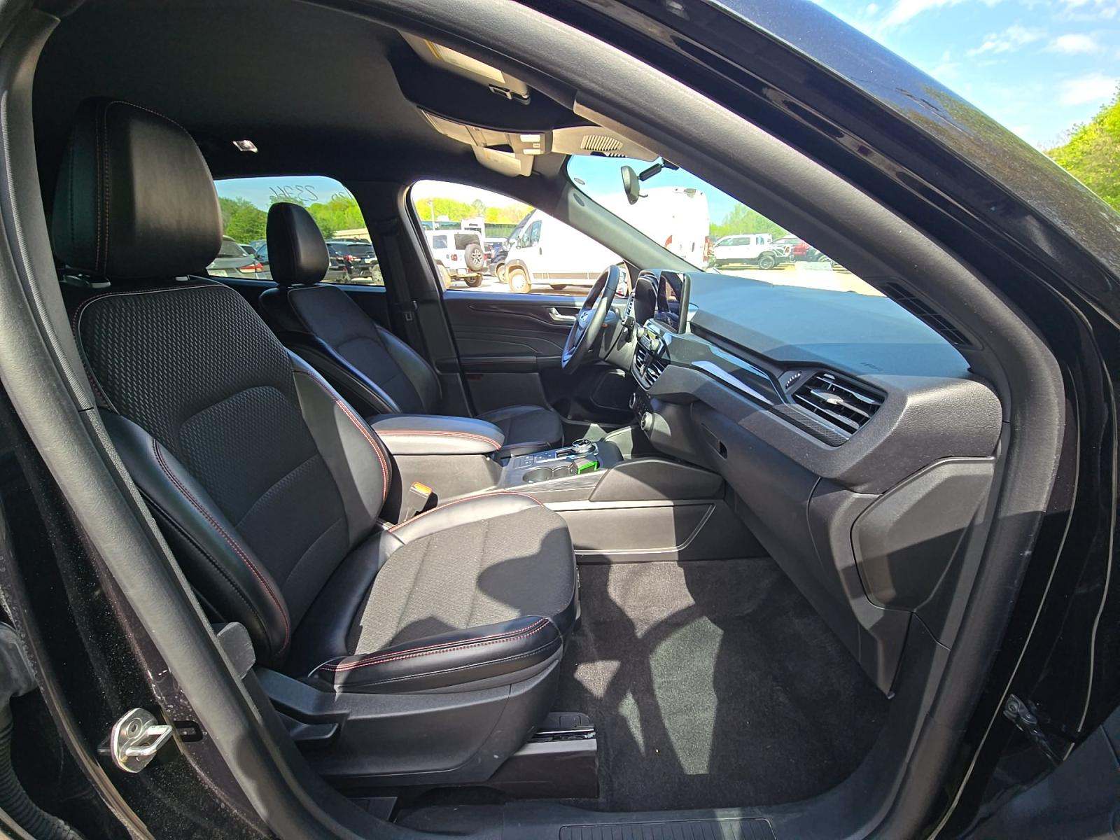 2025 Ford Escape ST-Line FWD