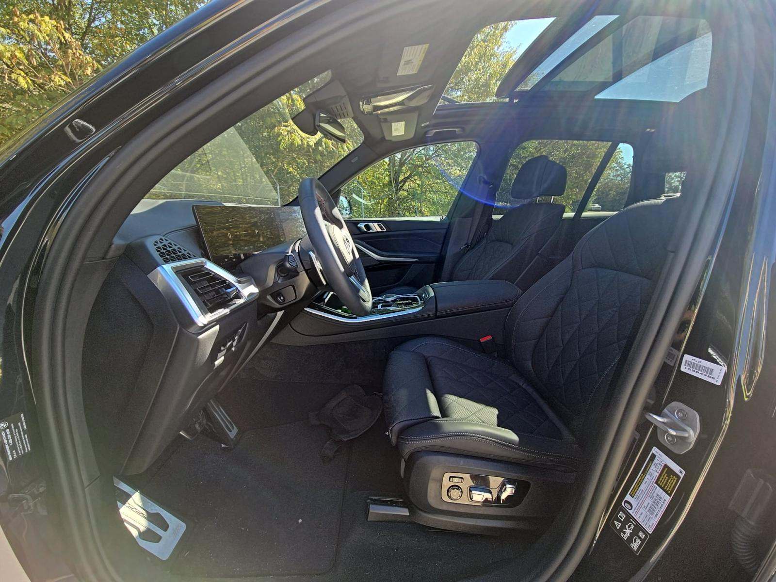 2025 BMW X5 M60i xDrive AWD