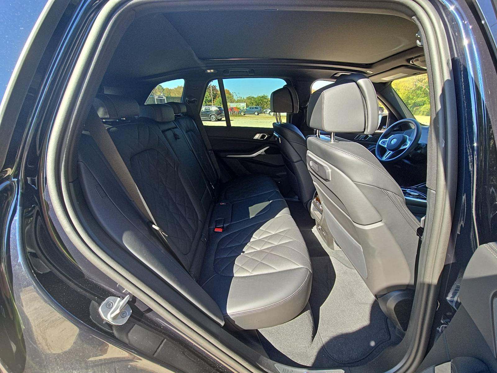 2025 BMW X5 M60i xDrive AWD