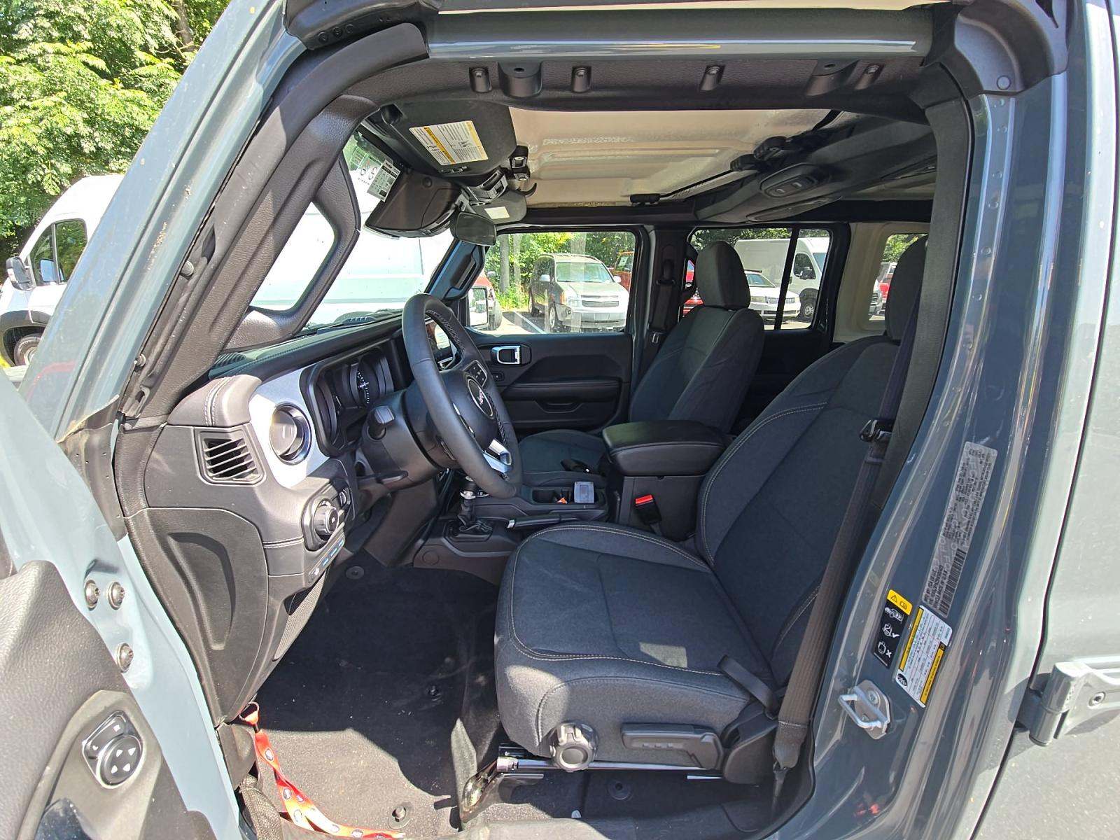 2025 Jeep Wrangler 4xe Sahara AWD