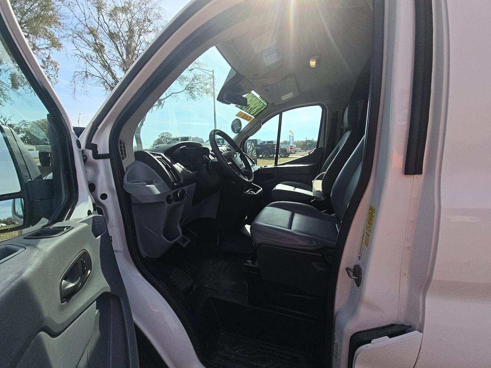 FORD TRANSIT 250 - 2