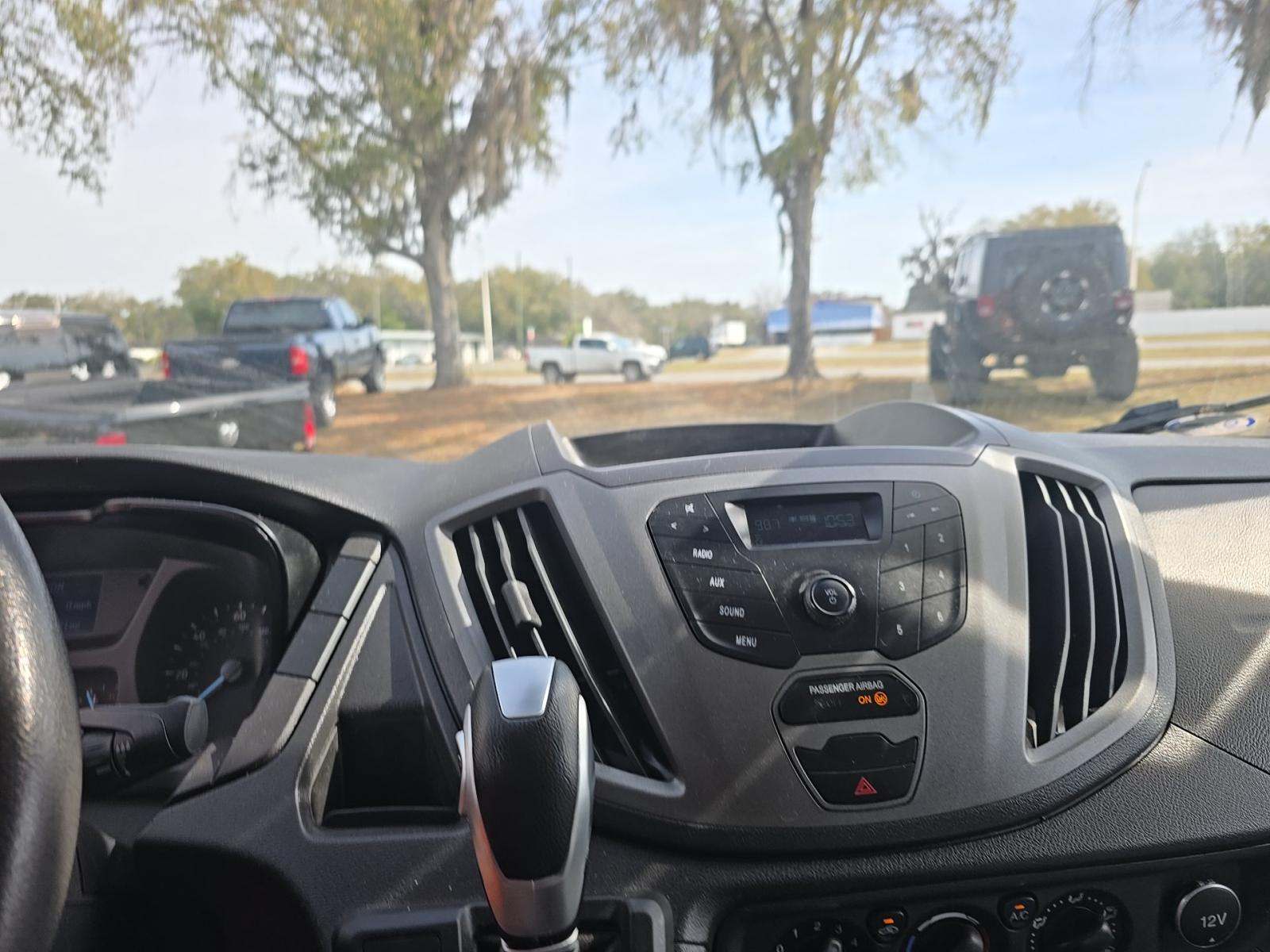 FORD TRANSIT 250 - 6