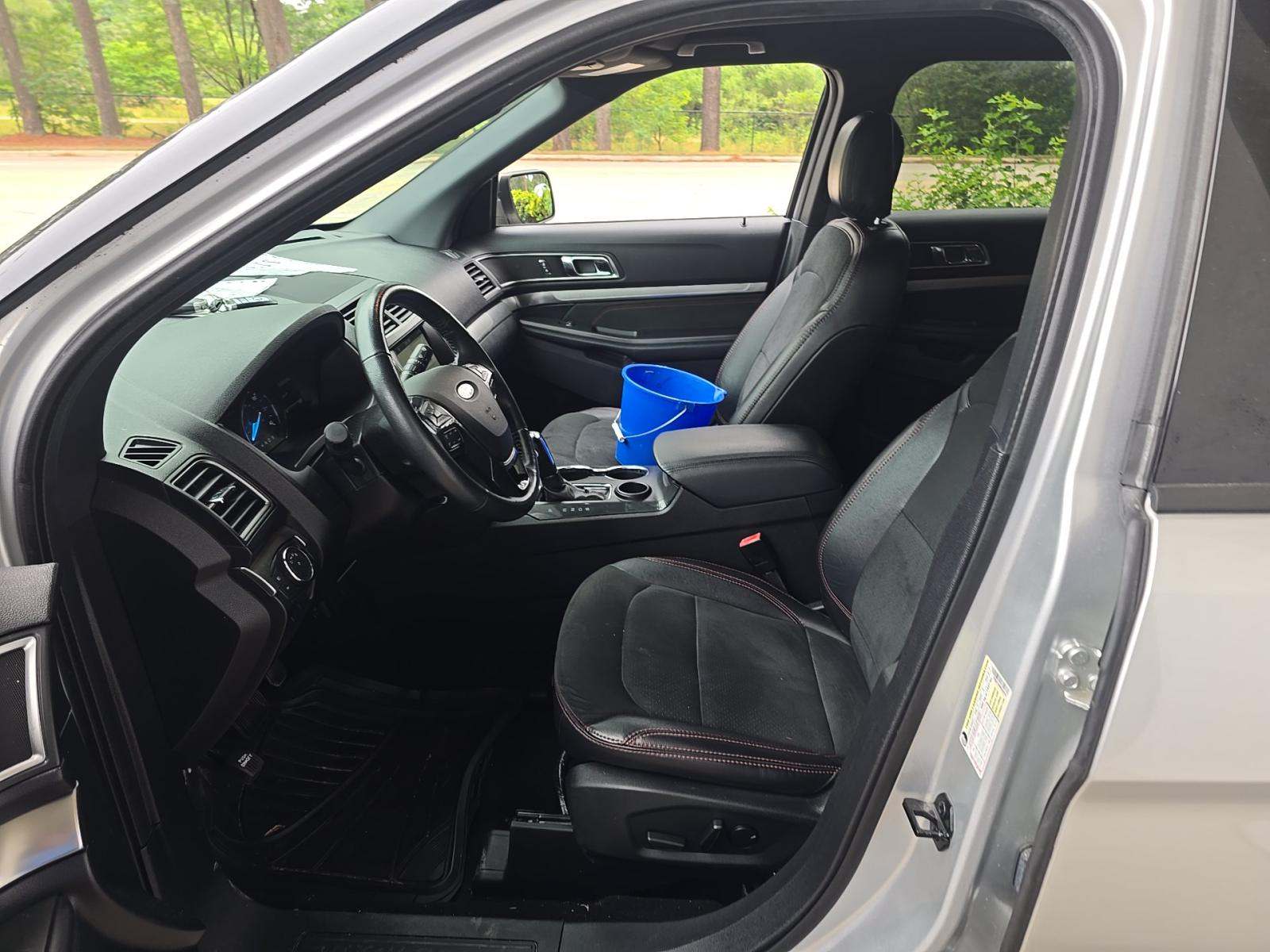 FORD EXPLORER - 6