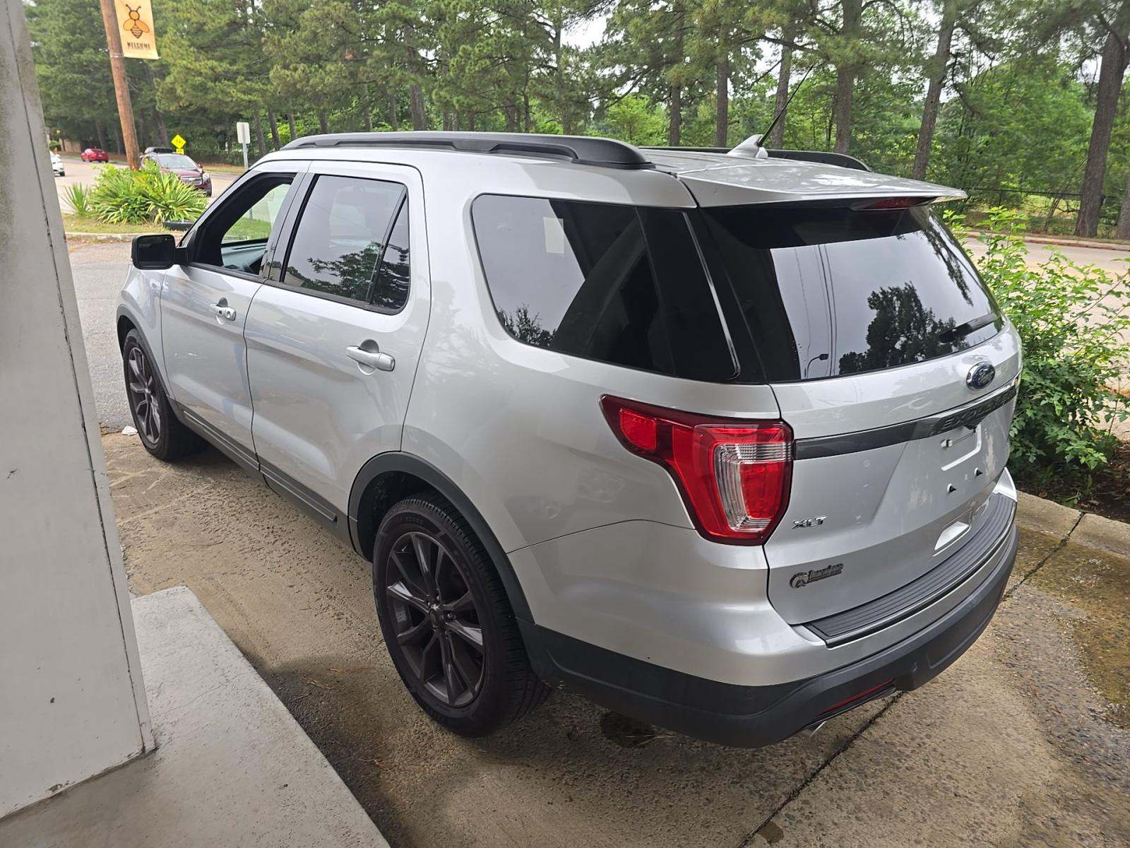FORD EXPLORER - 2