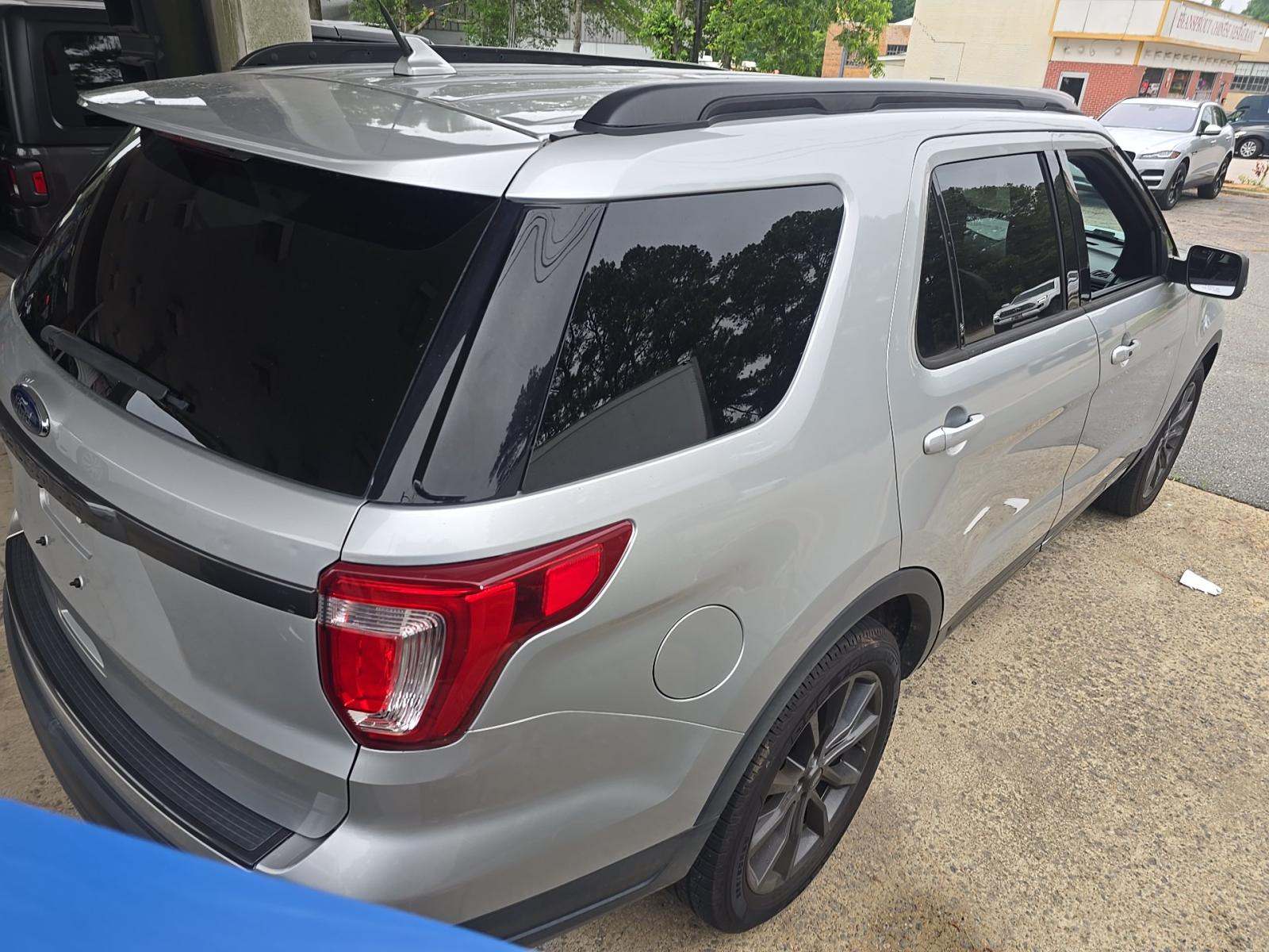 FORD EXPLORER - 3