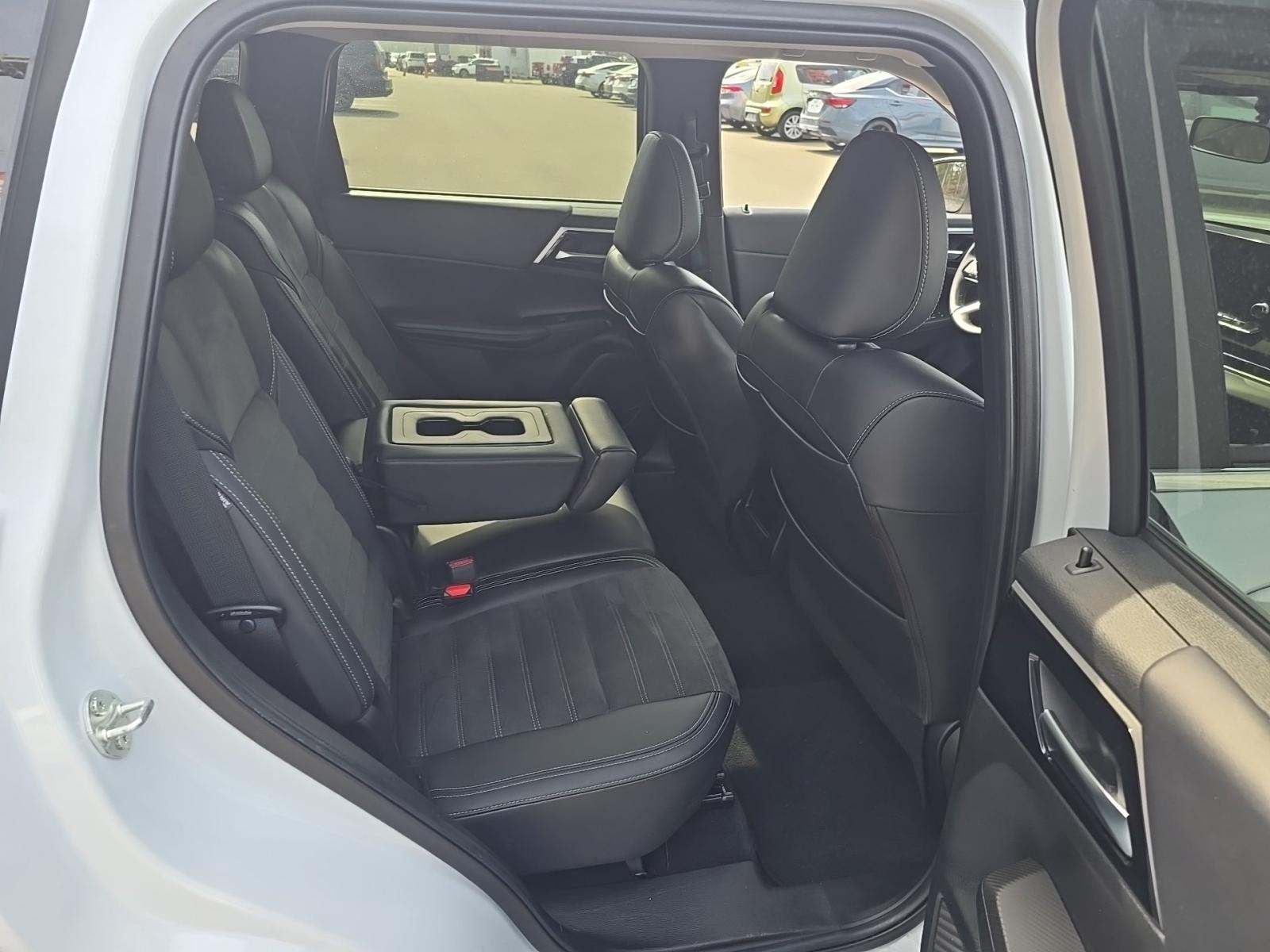 2024 Mitsubishi Outlander SE FWD