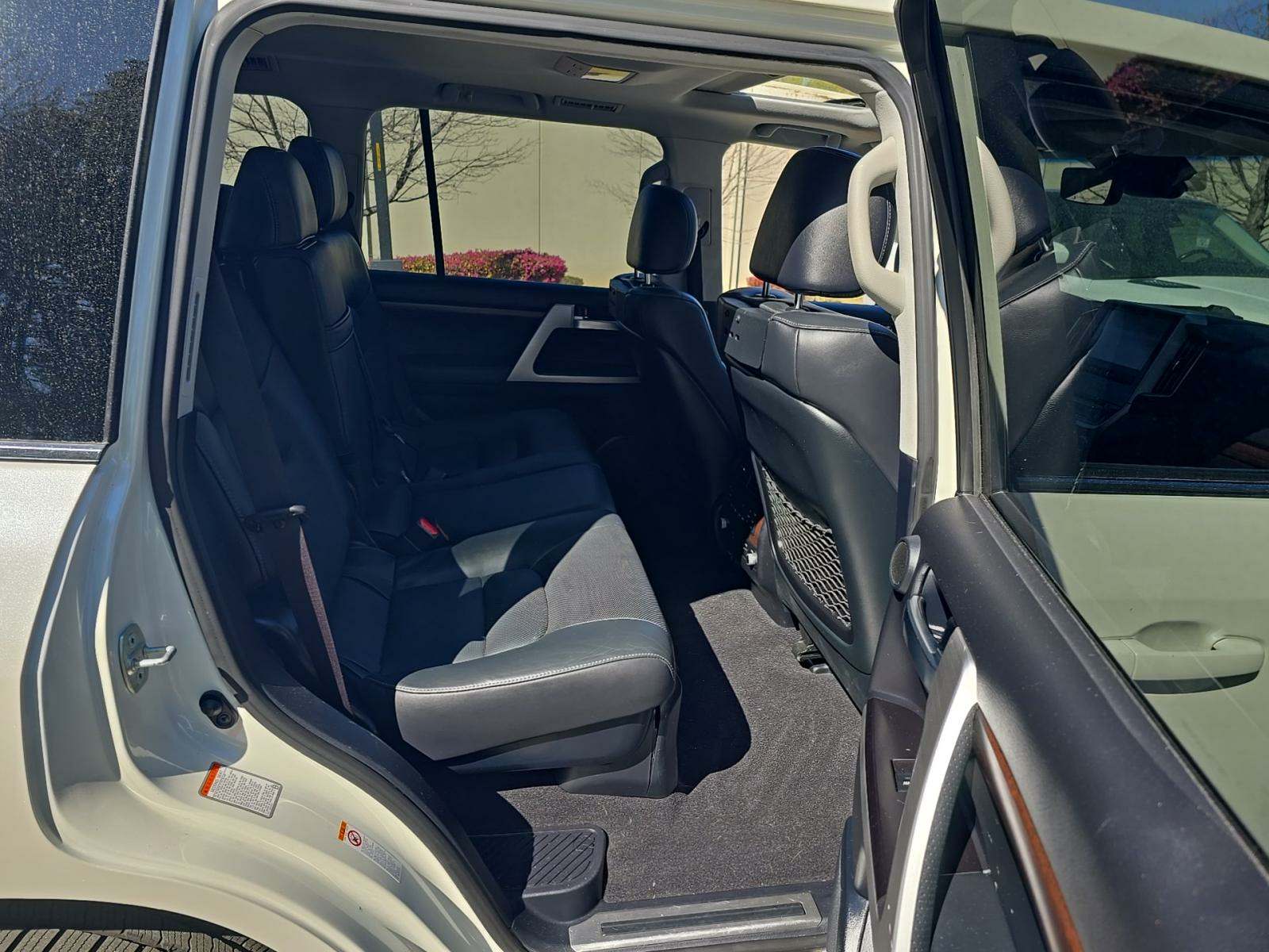 2016 Toyota Land Cruiser Base AWD