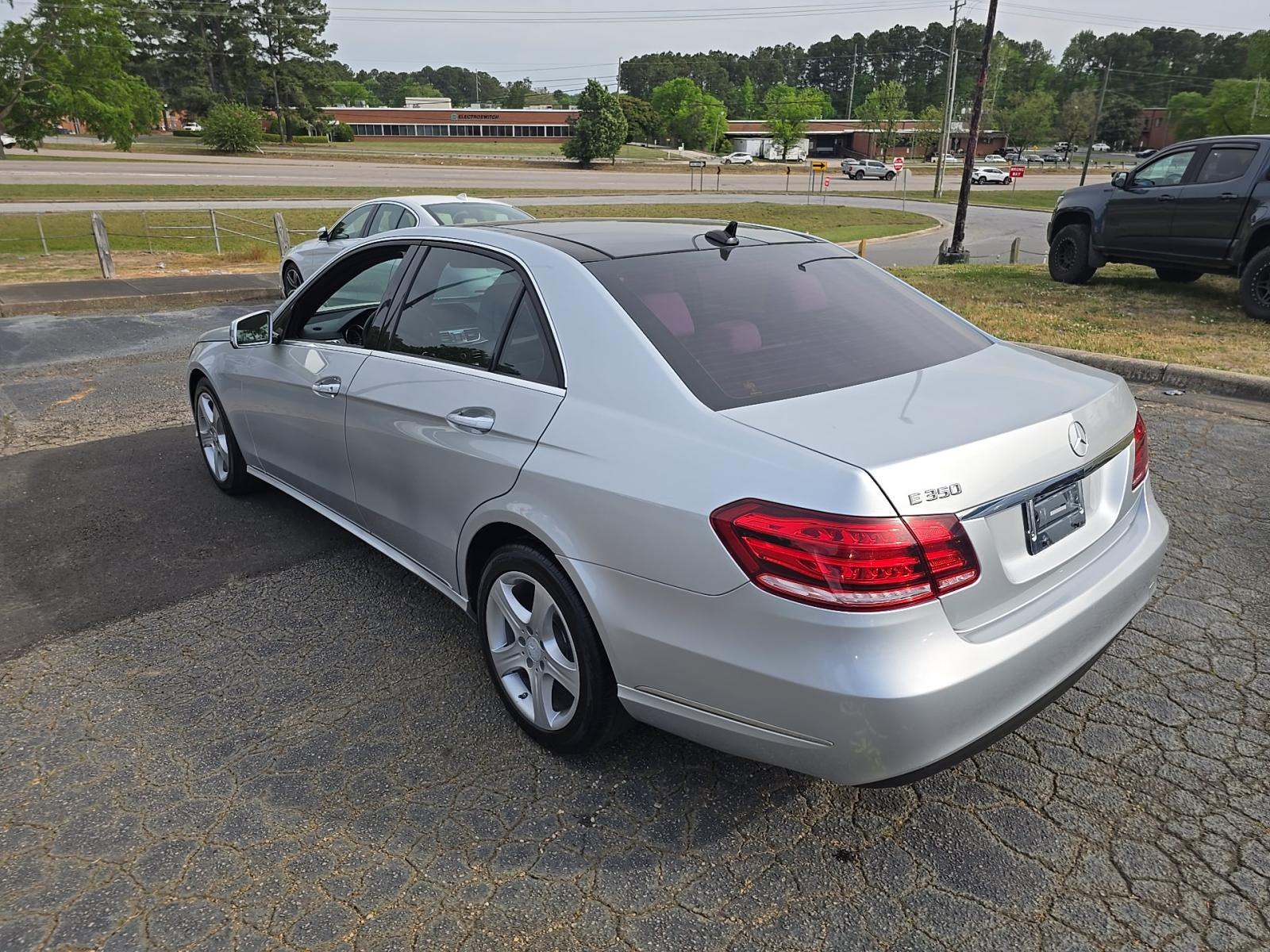 MERCEDES-BENZ E-CLASS - 2