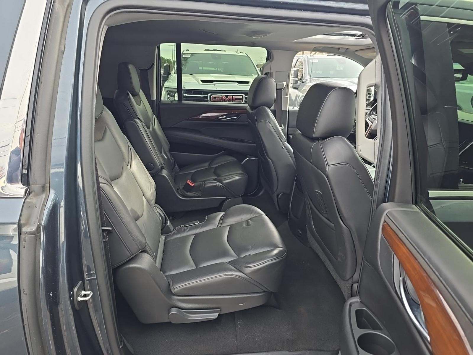 2020 Cadillac Escalade ESV Luxury RWD