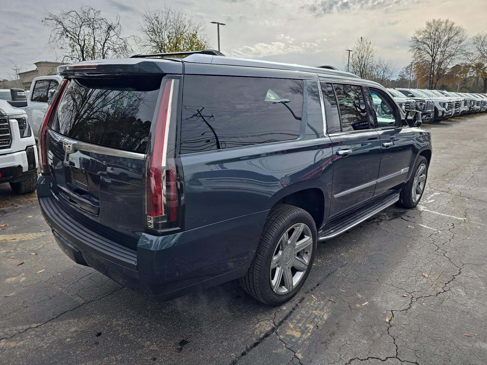 2020 Cadillac Escalade ESV Luxury RWD