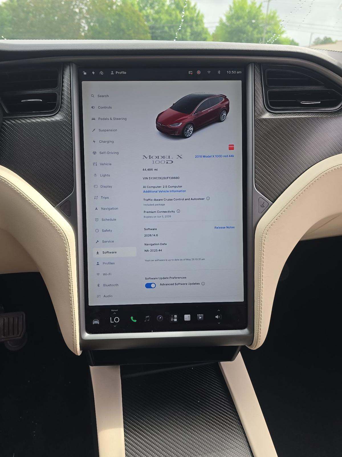 TESLA MODEL X - 10