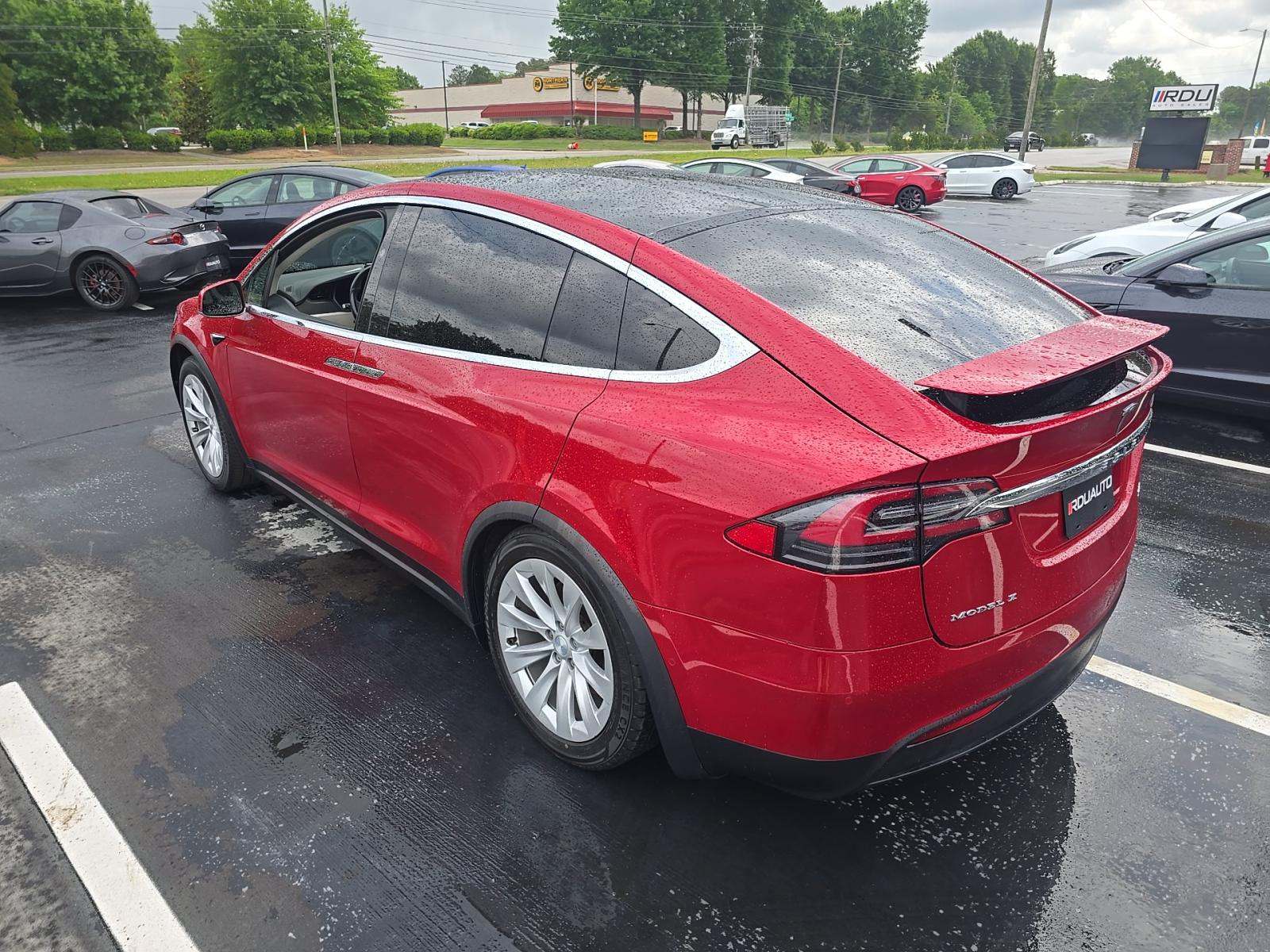 TESLA MODEL X - 2