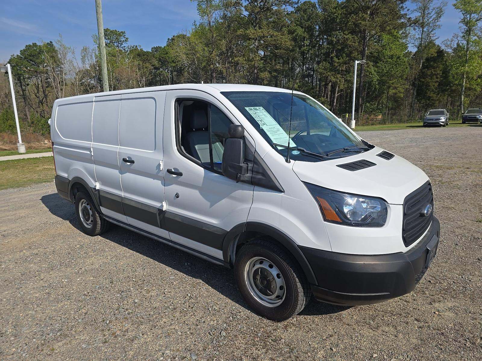 FORD TRANSIT 150 - 4