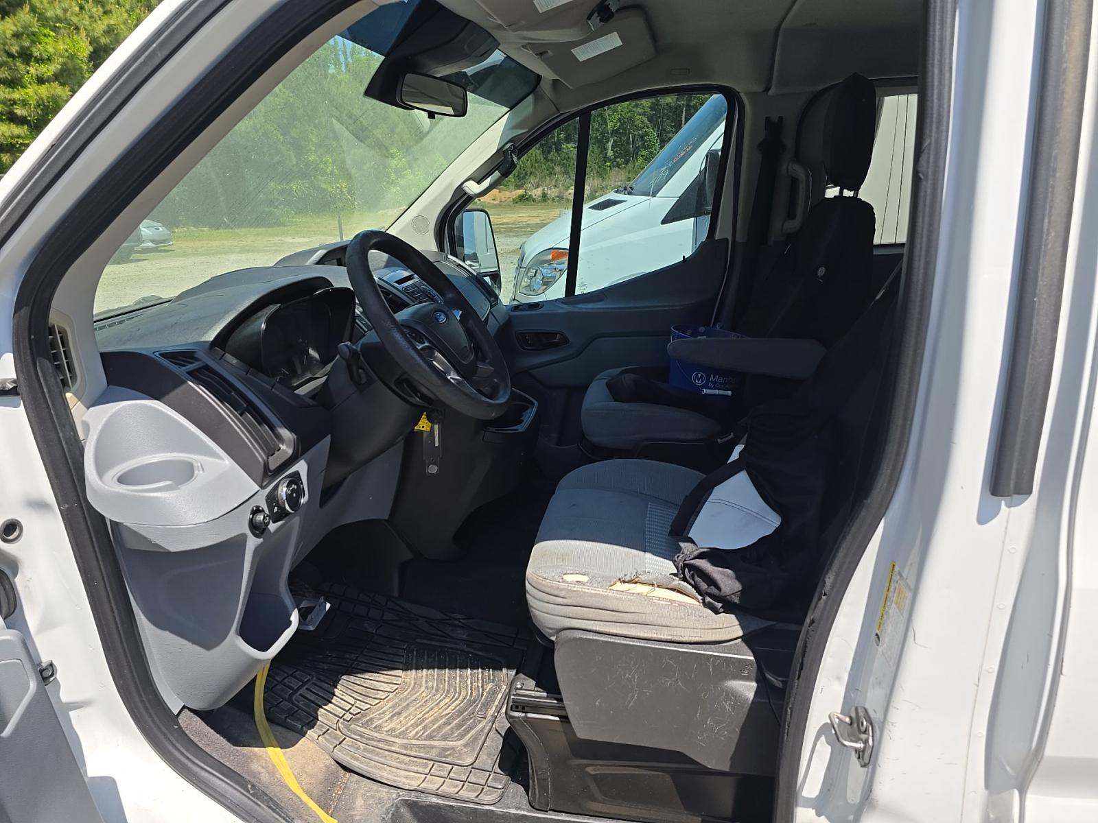 FORD TRANSIT 350 - 6