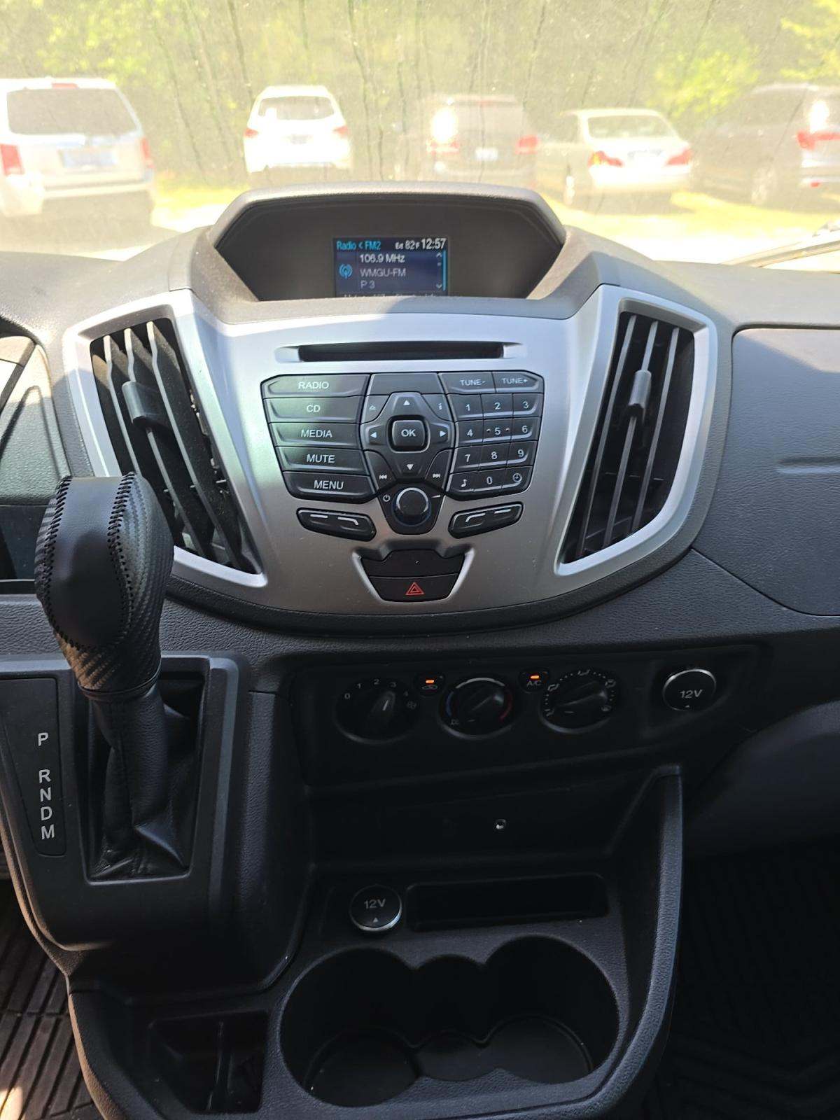 FORD TRANSIT 350 - 10