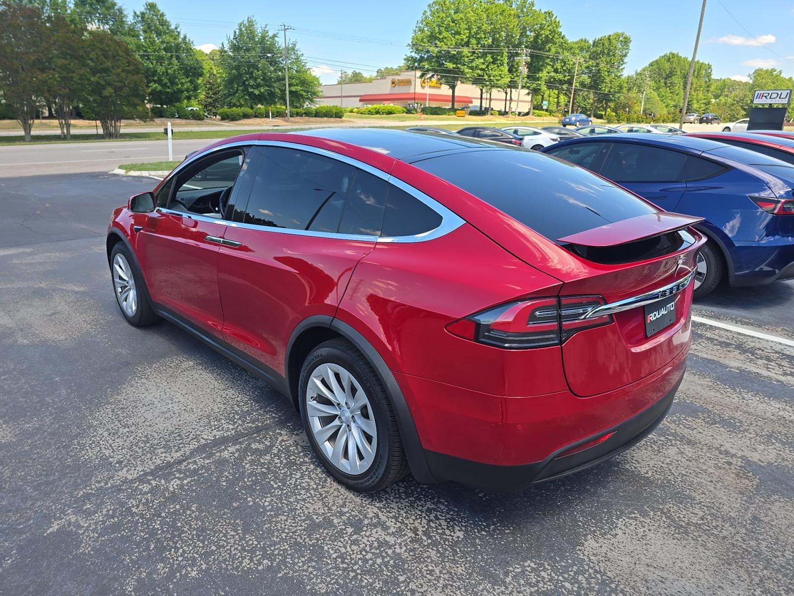 TESLA MODEL X - 2