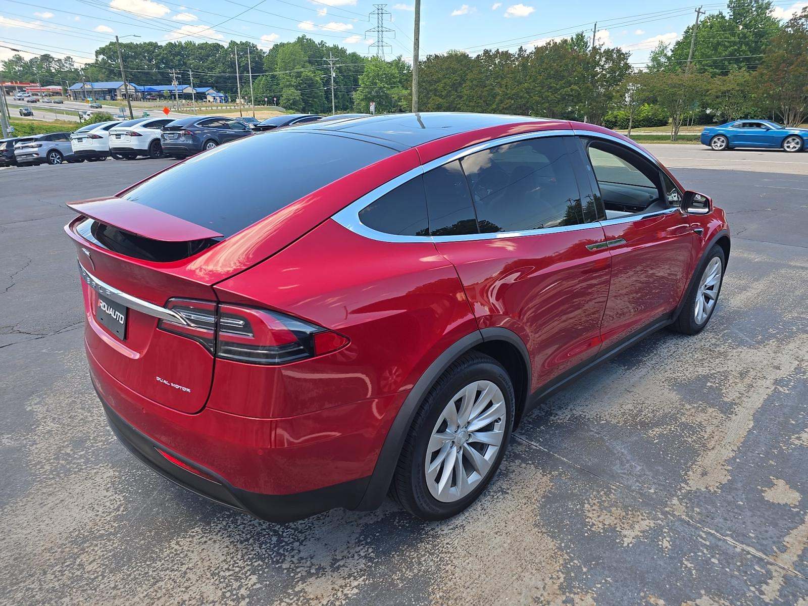 TESLA MODEL X - 3