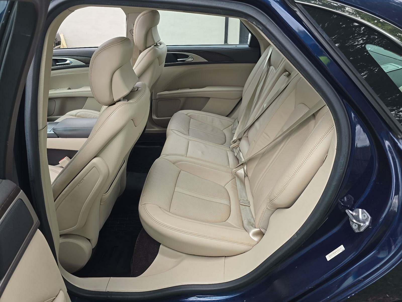 2017 Lincoln MKZ Hybrid Reserve FWD