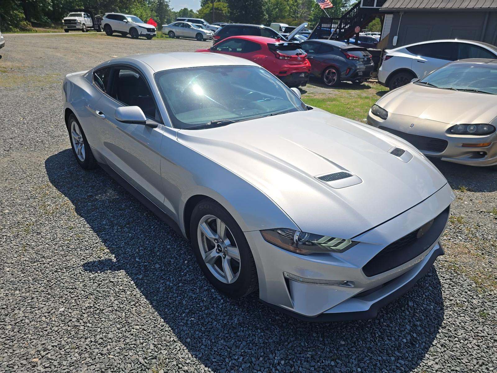FORD MUSTANG - 4