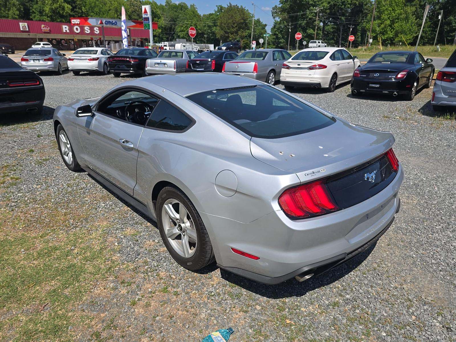 FORD MUSTANG - 2