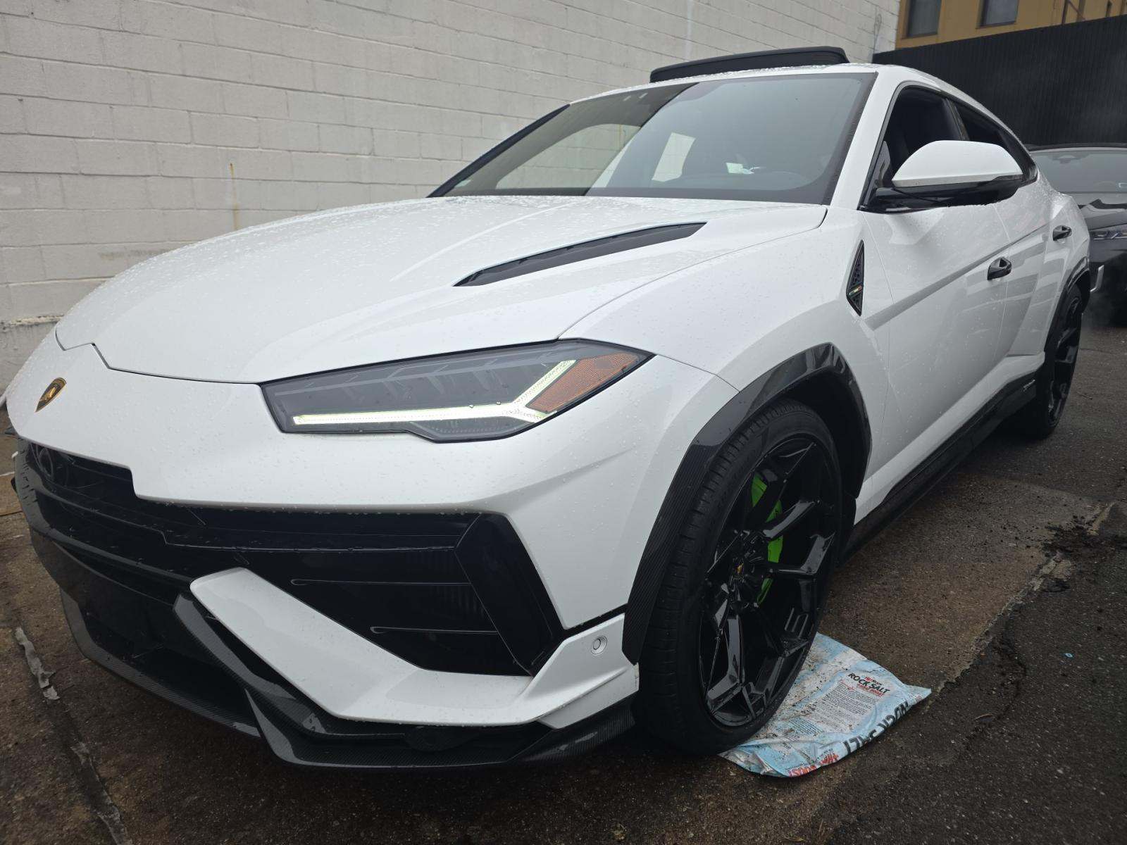 2024 Lamborghini Urus Performante AWD